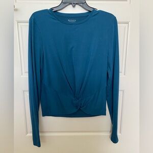 M dark teal cropped long sleeve by Athleta